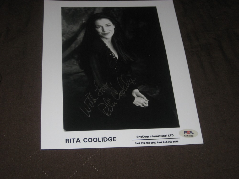 RITA COOLIDGE   SIGNED 8 X 10  PSA AUTHENTIC PHOTO MUSIC