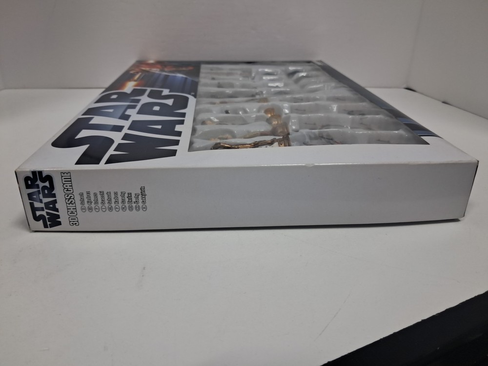 Boxed Complete STAR WARS 3D Chess Game 2012 Darth Maul United Labels Comicware