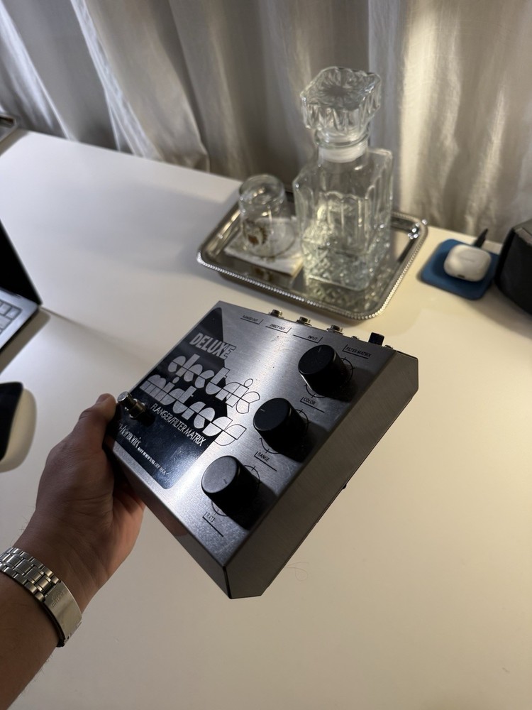 electro harmonix deluxe electric mistress