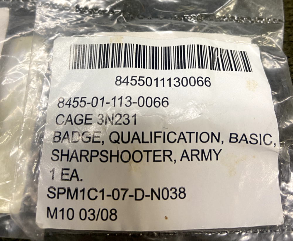 2 US Army Qualification Badge, Basic Sharpshooter date 03 \ 08 New In Package