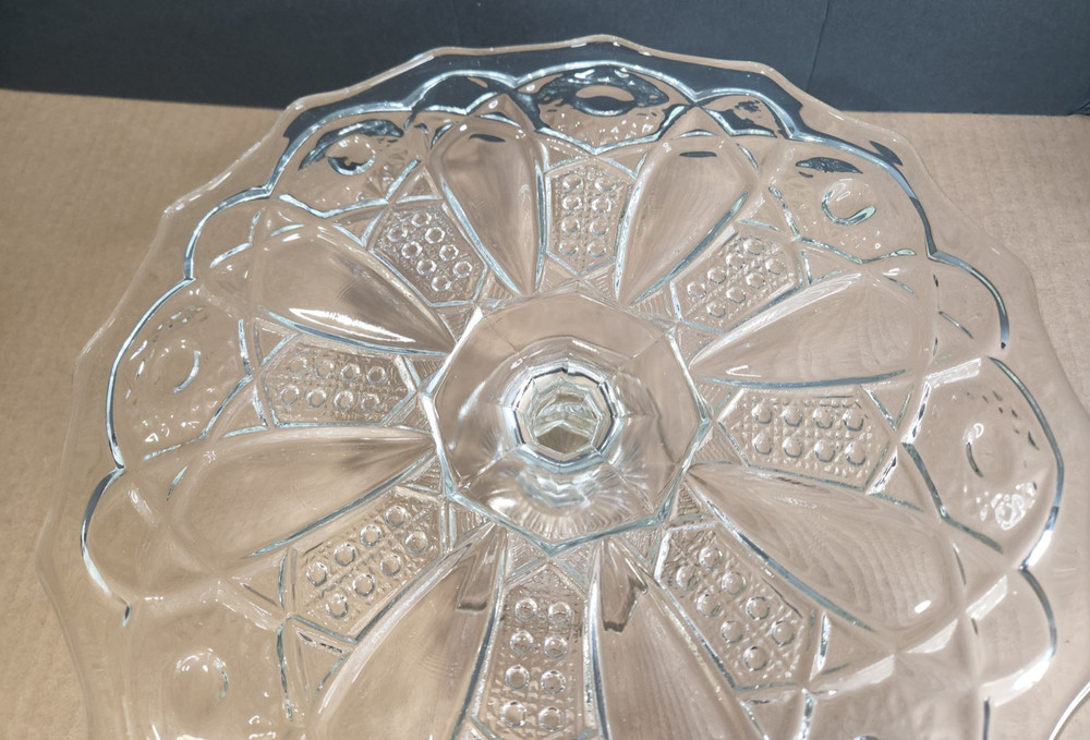 Mckee Quintec EAPG Pedestal Cake Stand