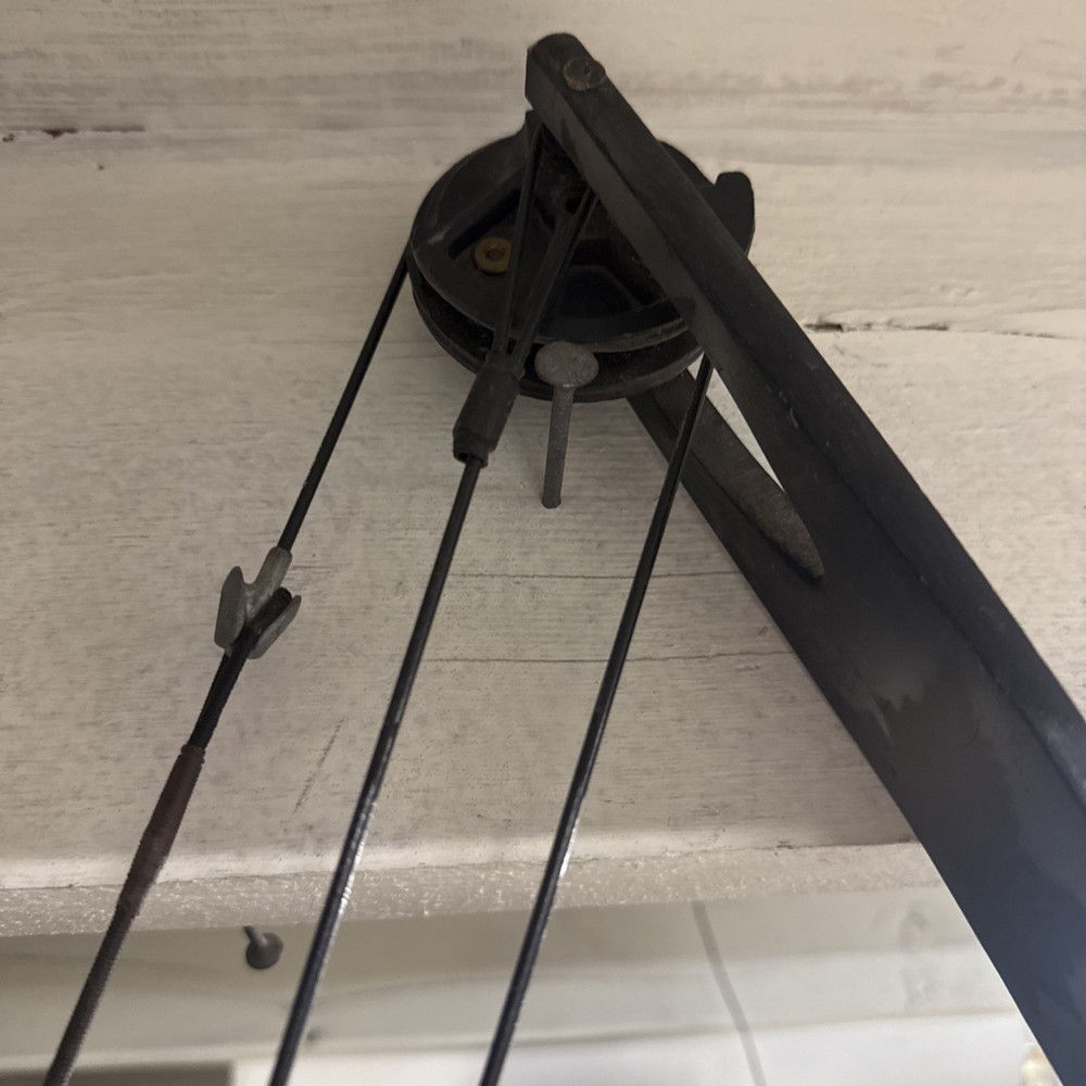 Vintage Browning Legacy Compound Bow LE4A 50# RH Pull 35"