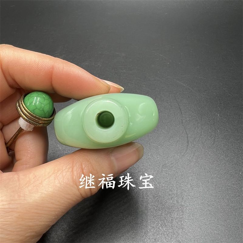 White Jade Glass Snuff Bottle Qilin Pattern Decorative Empty Bottle