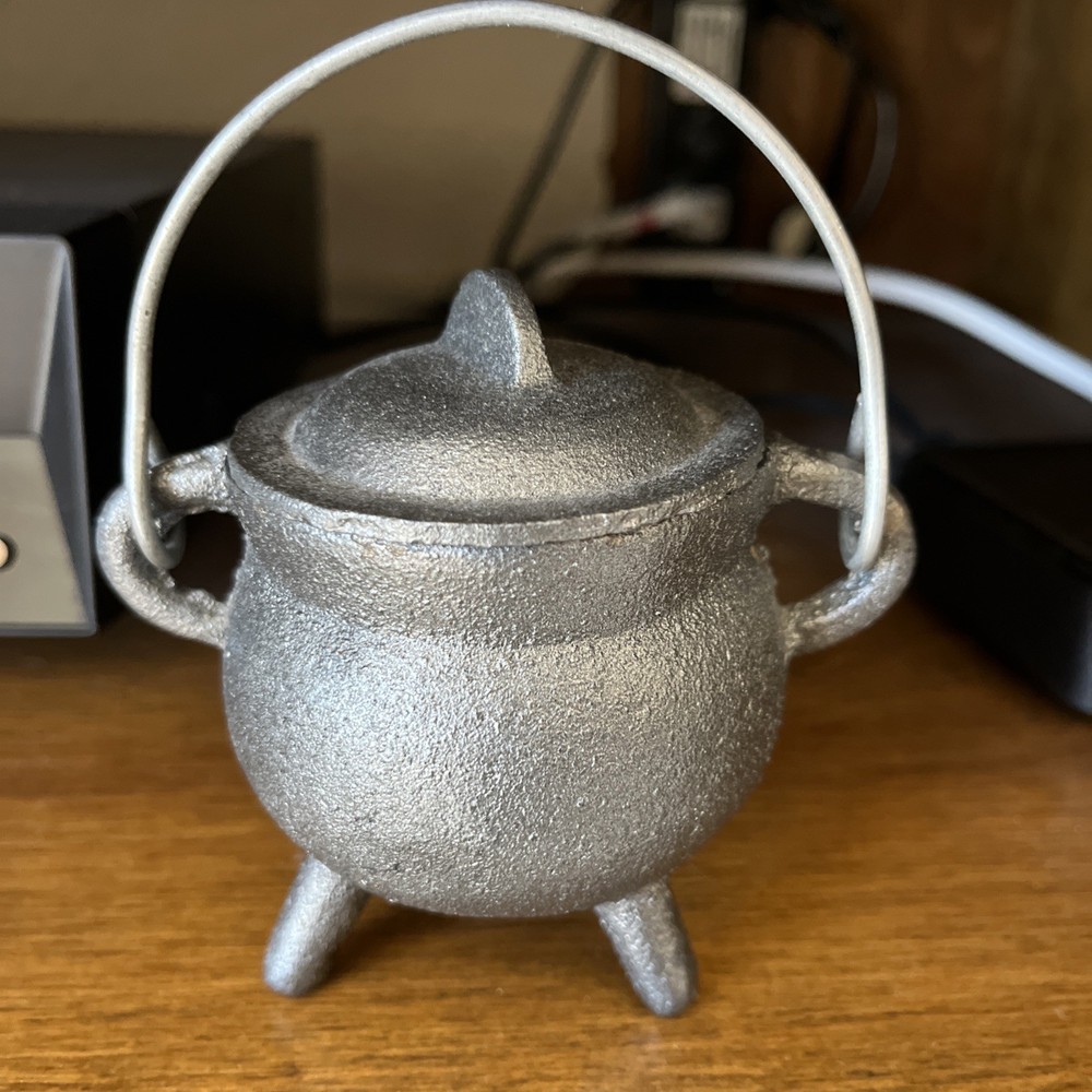 Mini Cast Iron CAULDRON with Lid 3"