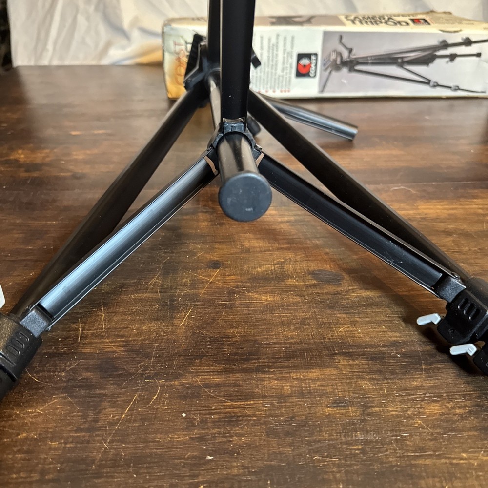 Coast Compact Camcorder/Camera Tripod Model VTR-77G
