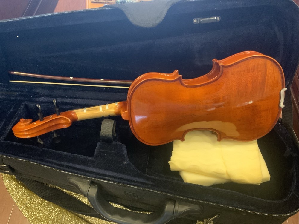 Student Violin With Case, Bow & Shoulder Rest