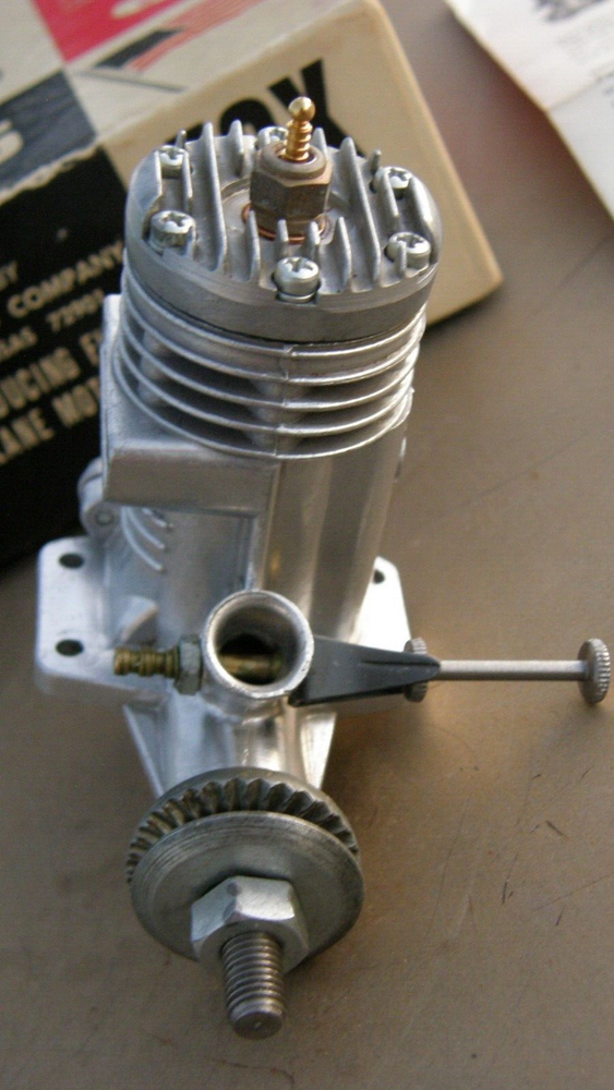 1970 FOX 35 CHROME FINISH STUNT Model Airplane Engine with Box & Instructions