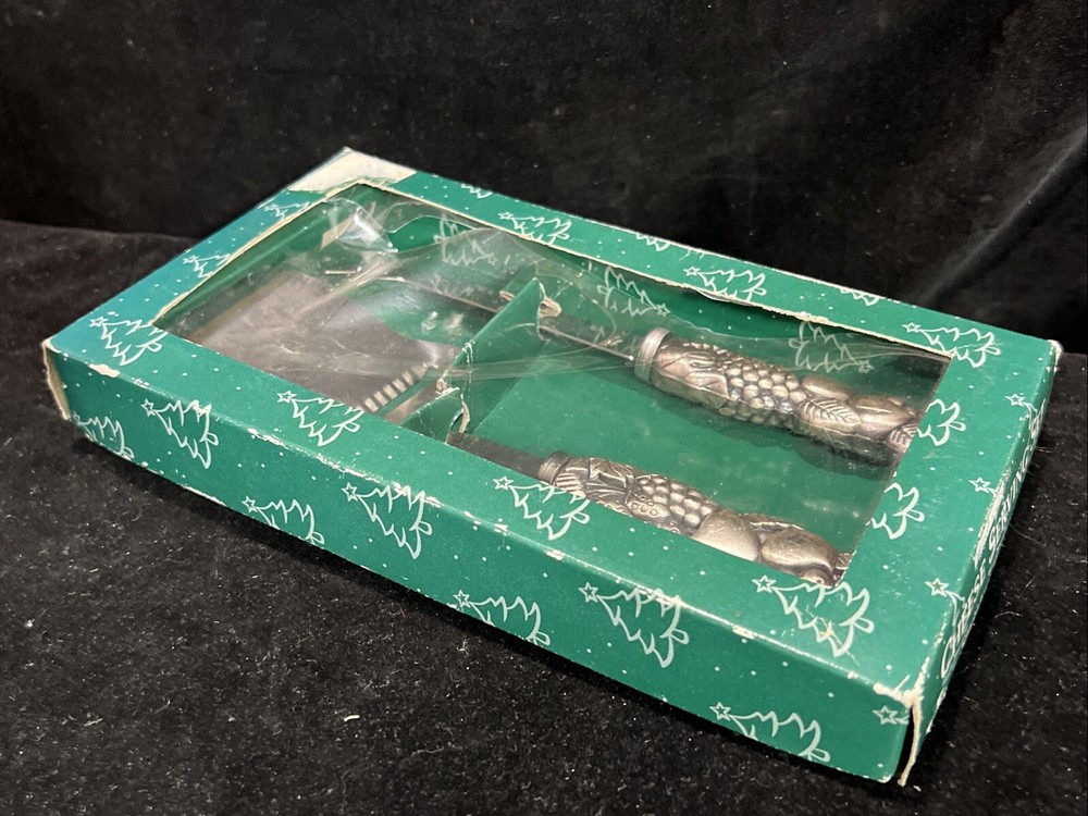TWO PIECE CHEESE SERVING SET WITH FRUIT HANDLES IN BOX