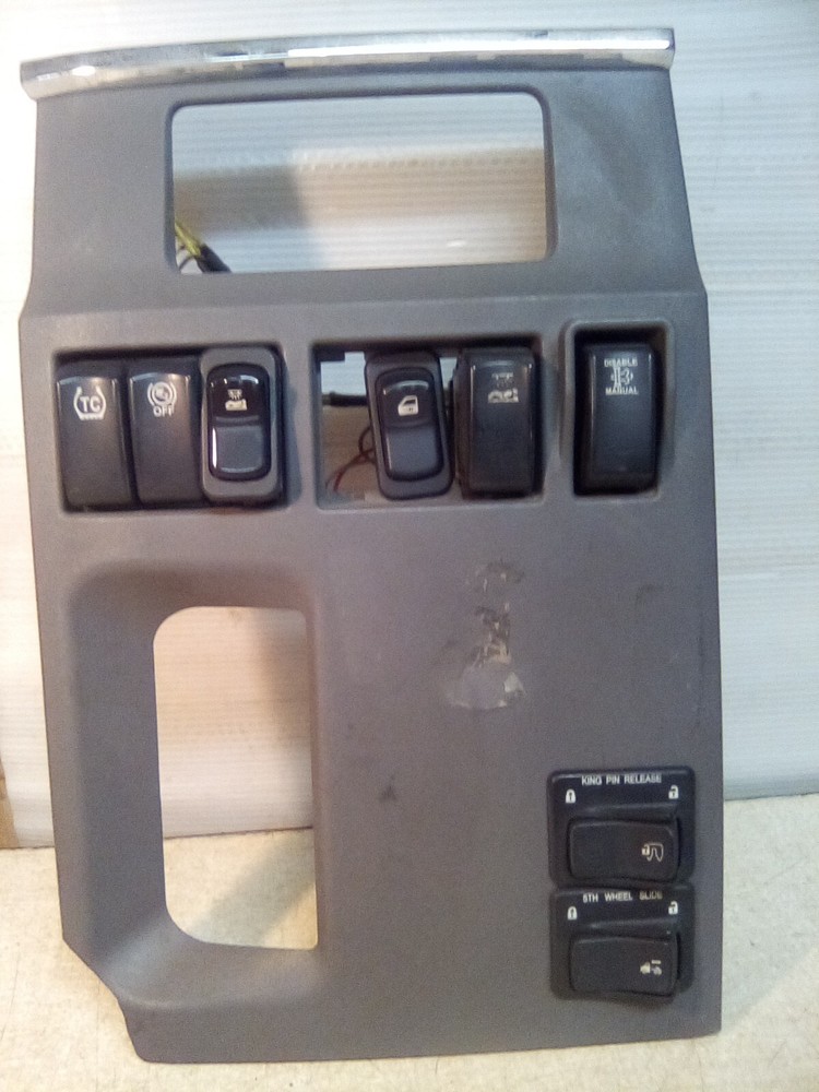 2014 Peterbilt 579 Switch Dash Panel S64-6149-1681100B2