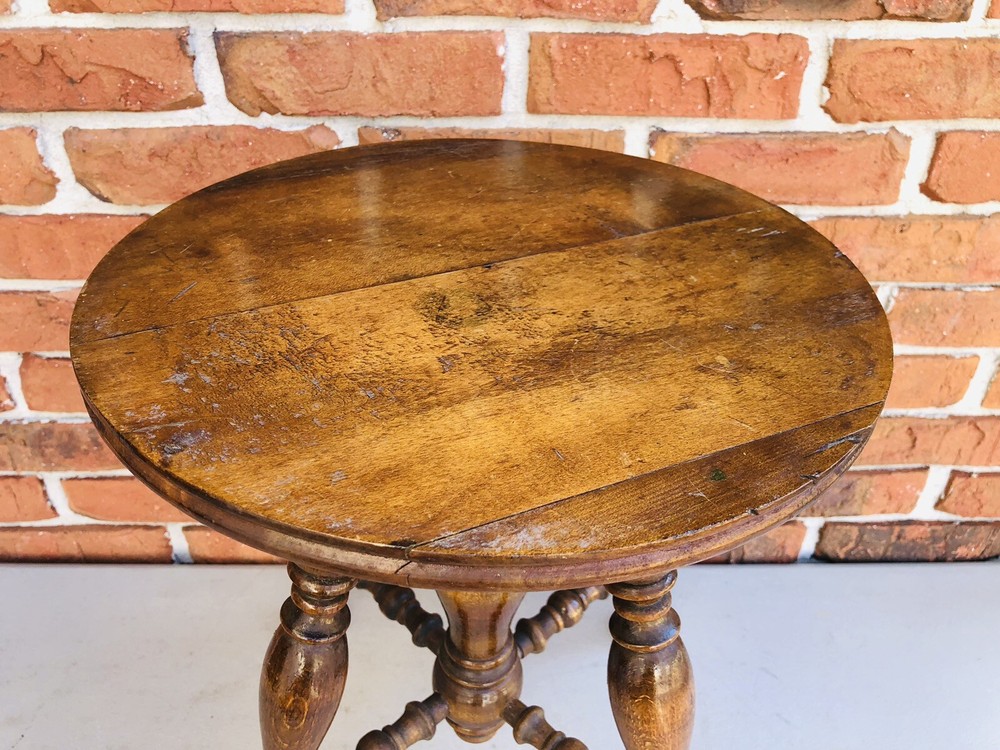 ANTIQUE CLAWFOOTED GLASS BALL ADJUSTABLE PIANO STOOL