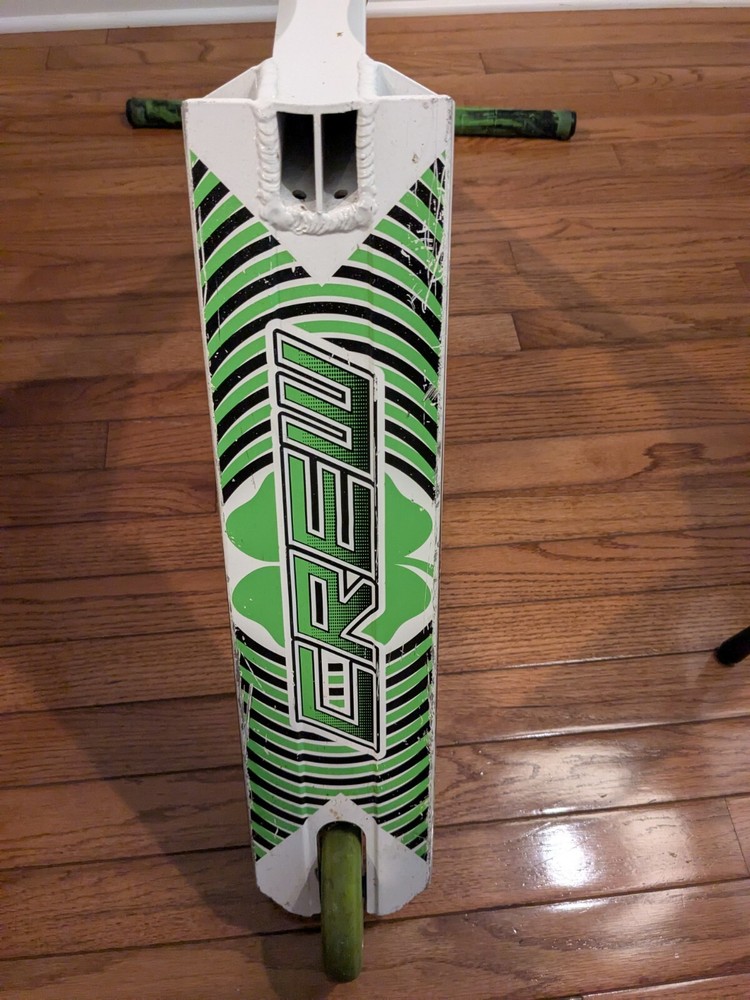 Lucky Crew Scooter