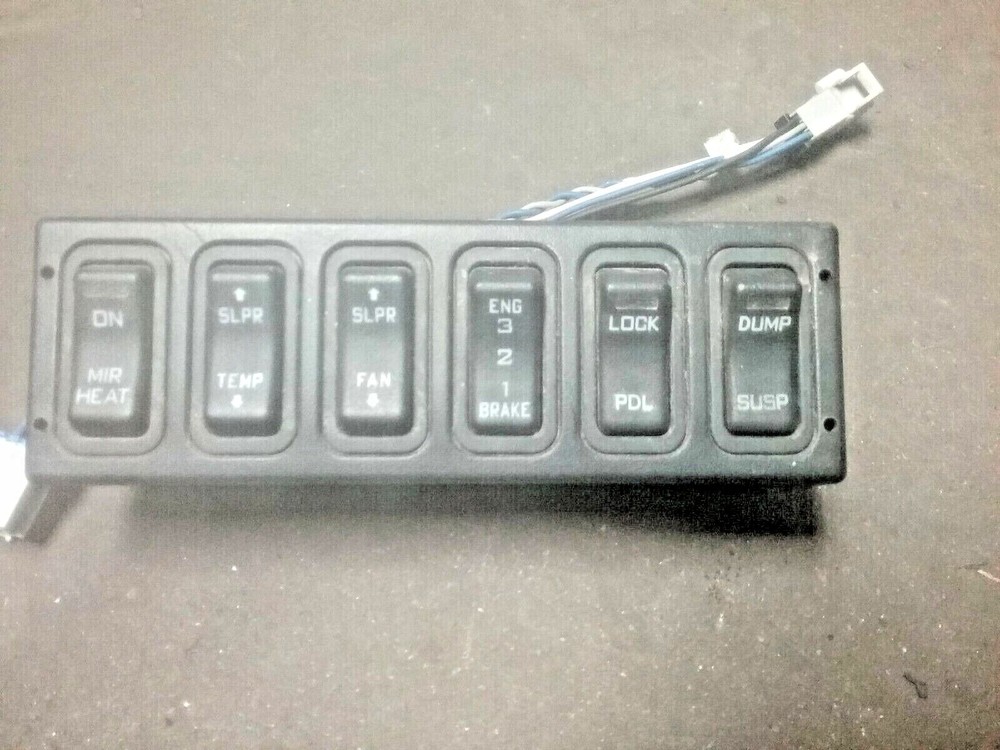 INTERNATIONAL SWITCH PANEL 3549776C4 , 32237
