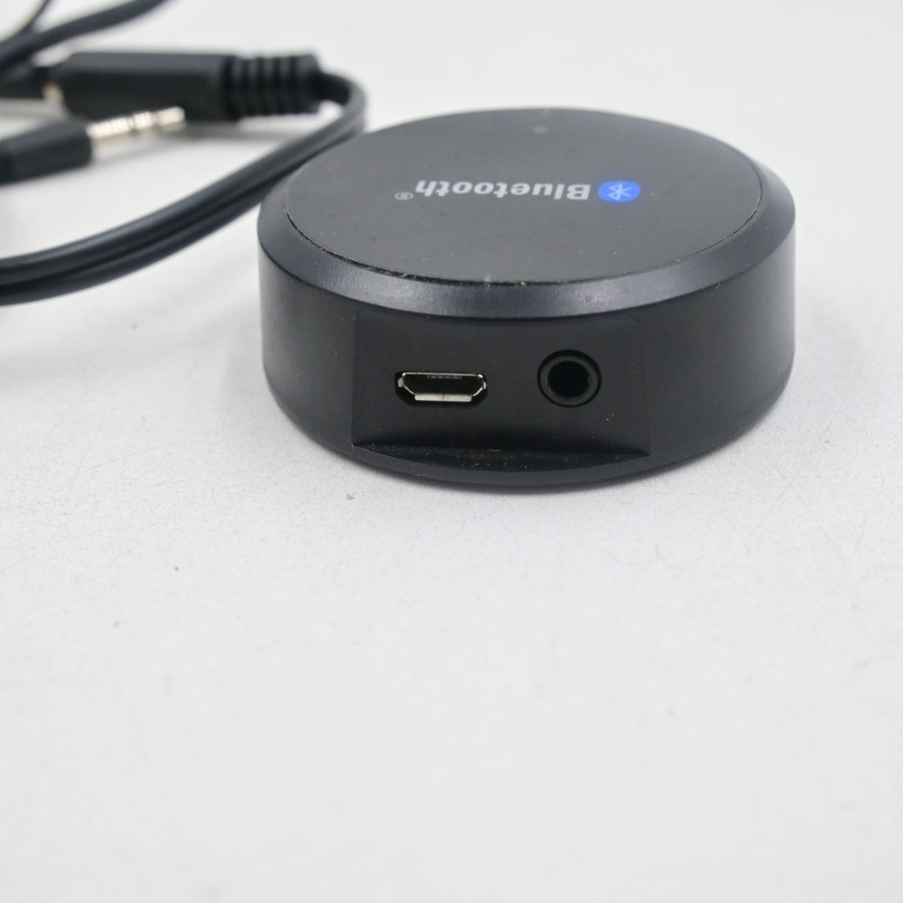 Blackweb BWA15AV163 Bluetooth Music Receiver