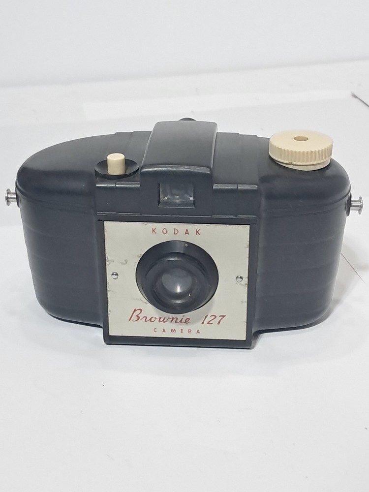 Vintage Kodak Brownie 127 Camera (a)