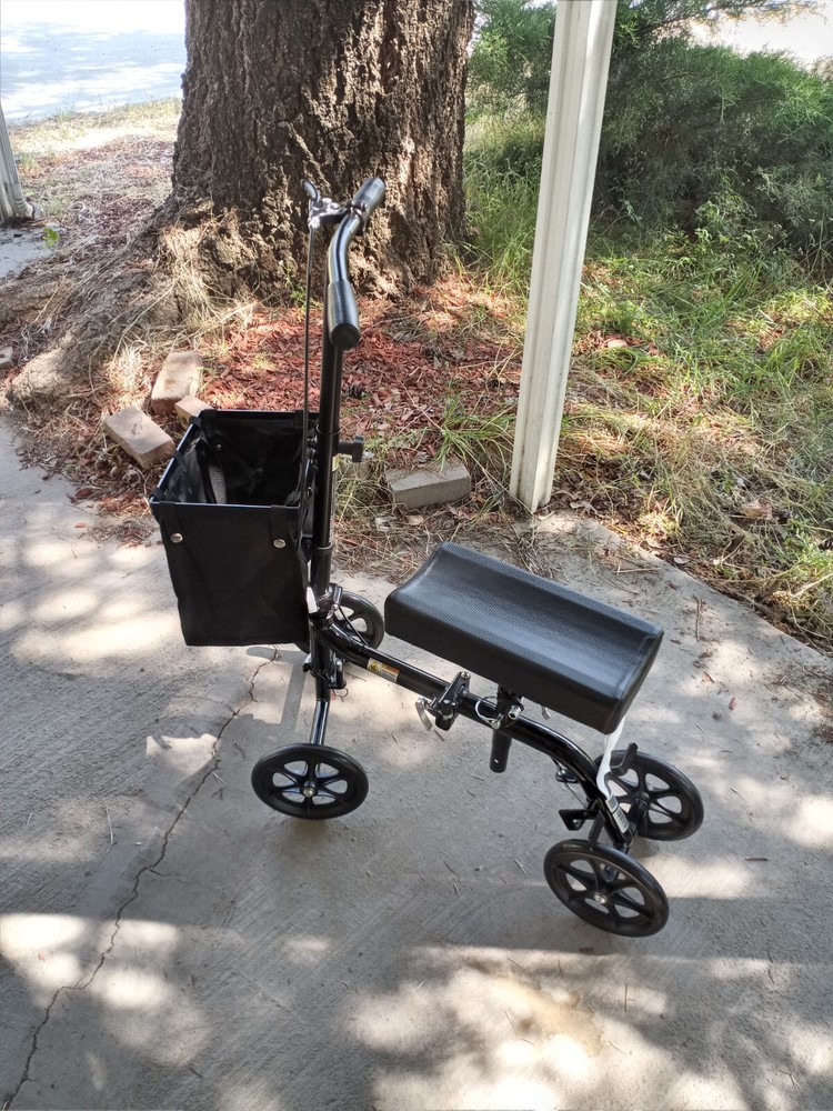 Knee Scooter used in great condition, includes basket.