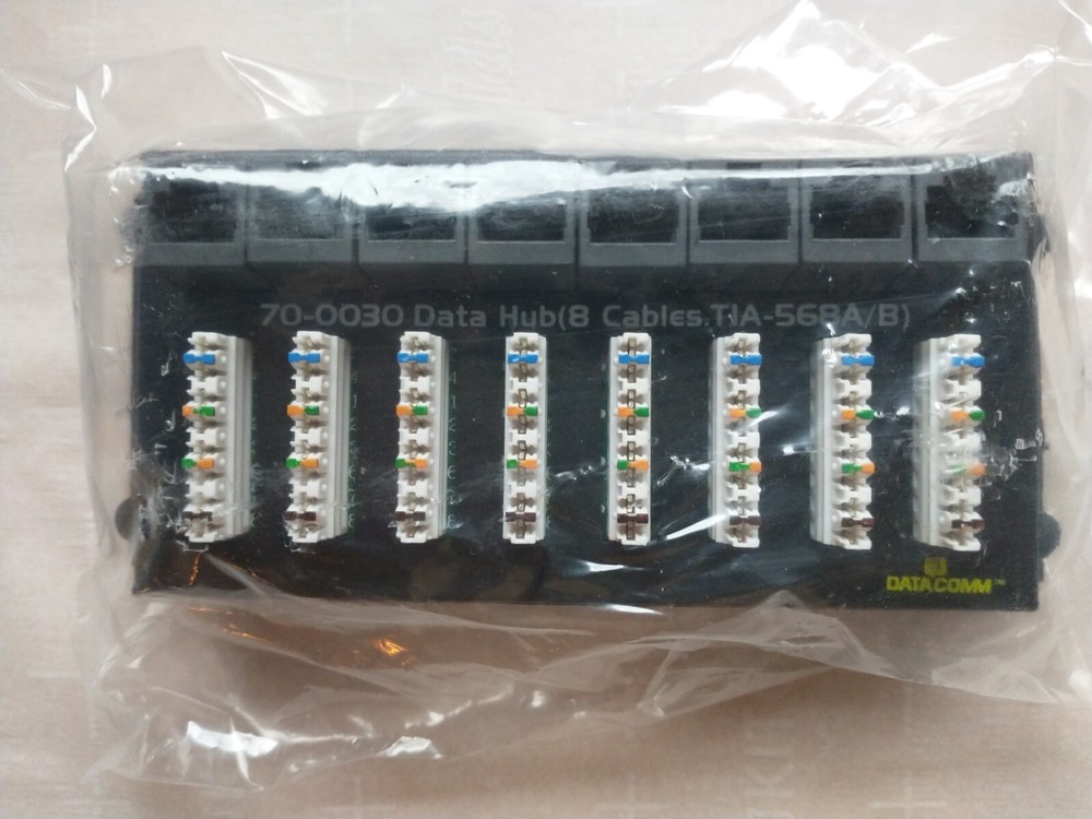 Data Comm 70-0030 8 Port CAT 5e Passive Data Module