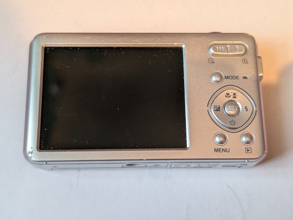 TRAVELER XS 400 12 Mega Pixels does not work