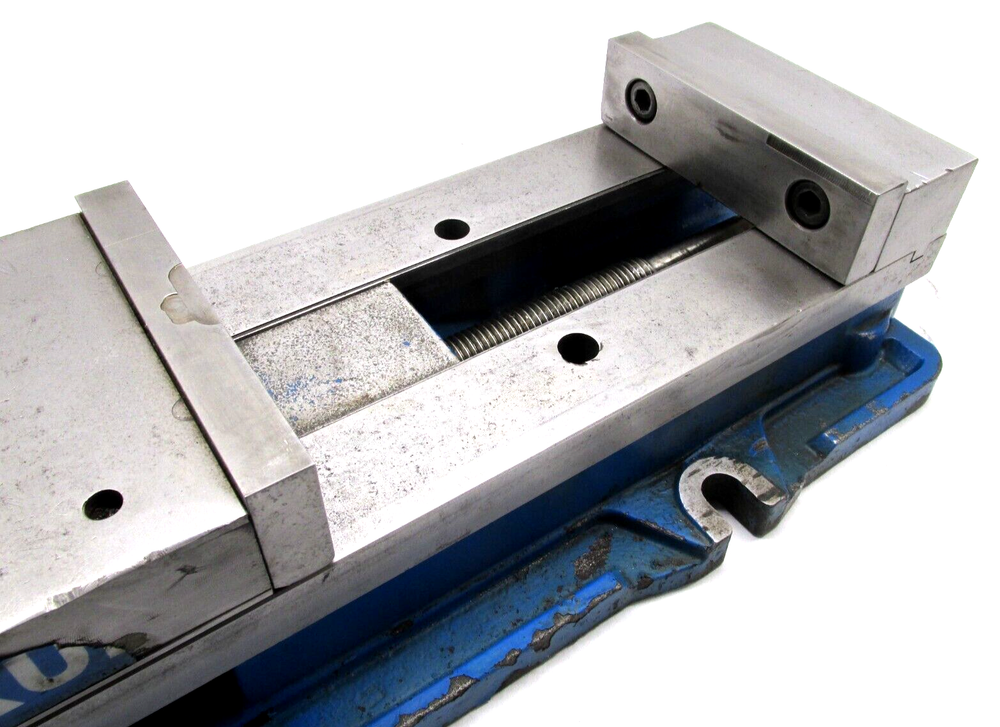 KURT ANGLOCK 6" MILLING MACHINE VISE w/ JAWS & HANDLE - #D688