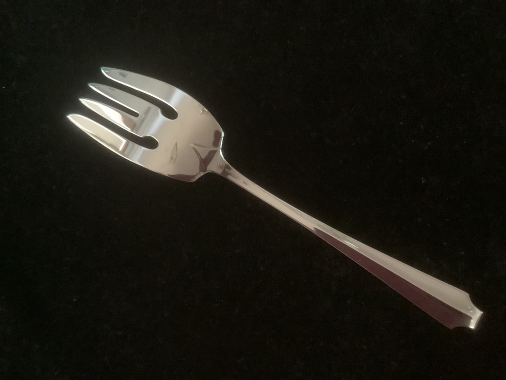 Whiting Division JENNY LIND serving fork - NM