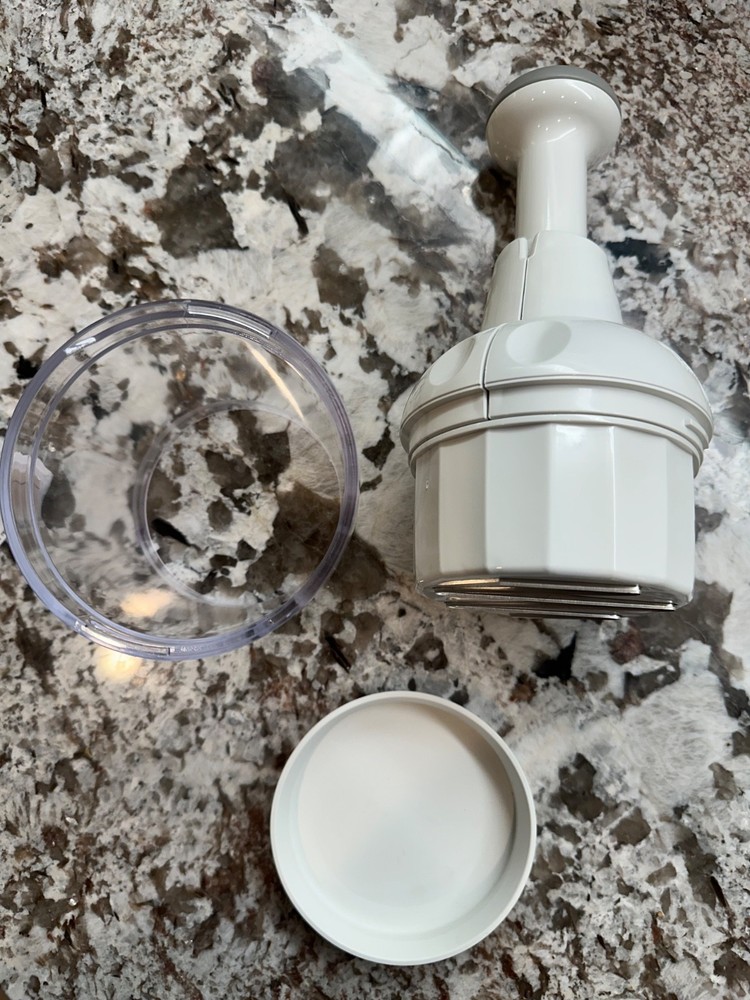 Pampered Chef Food Chopper (Top-Down Push Function) White - #2585