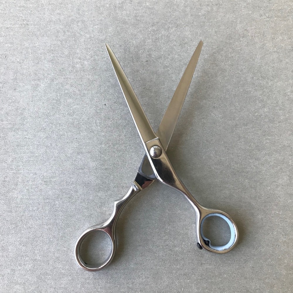 Japanese Hair Scissors Professionally Sharpened preowned Finger rest missing