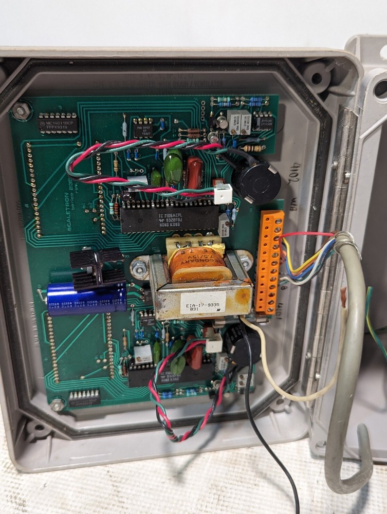 Scaletron 2350 Digital Dual Cylinder Scale Controller