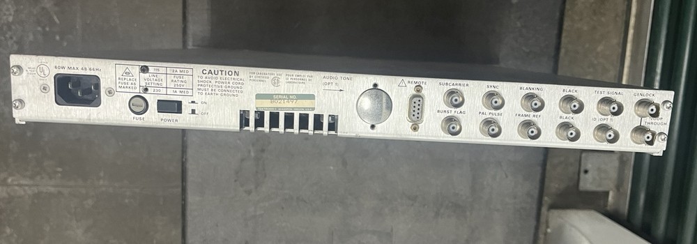 Tektronix SPG-271 (PAL SYNC GENERATOR) RACK MOUNT, NO CABLES