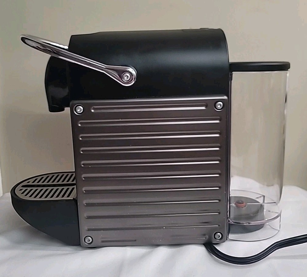 Nespresso Pixie Type C60 Coffee Espresso Machine