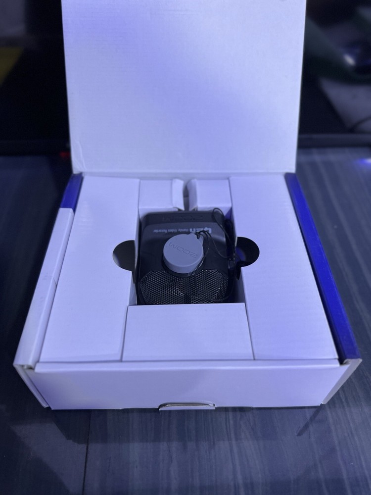 Zoom q2n handy video recorder