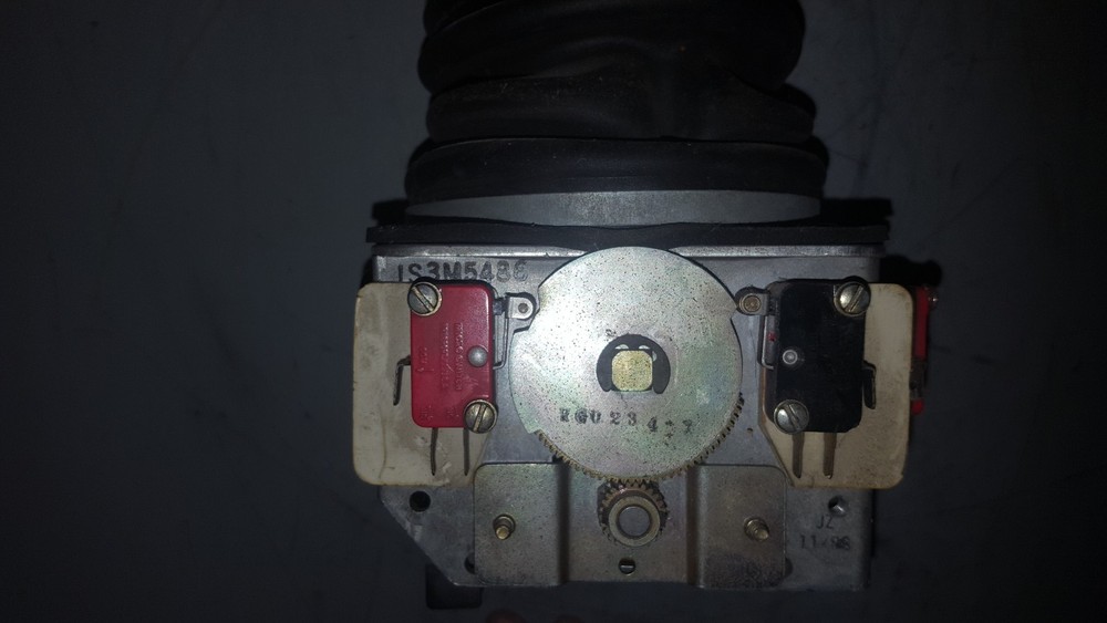 OEM Controls Joystick Controller, MISSING SCREWS, Type JS2, 300V, 16A, JS3M5486