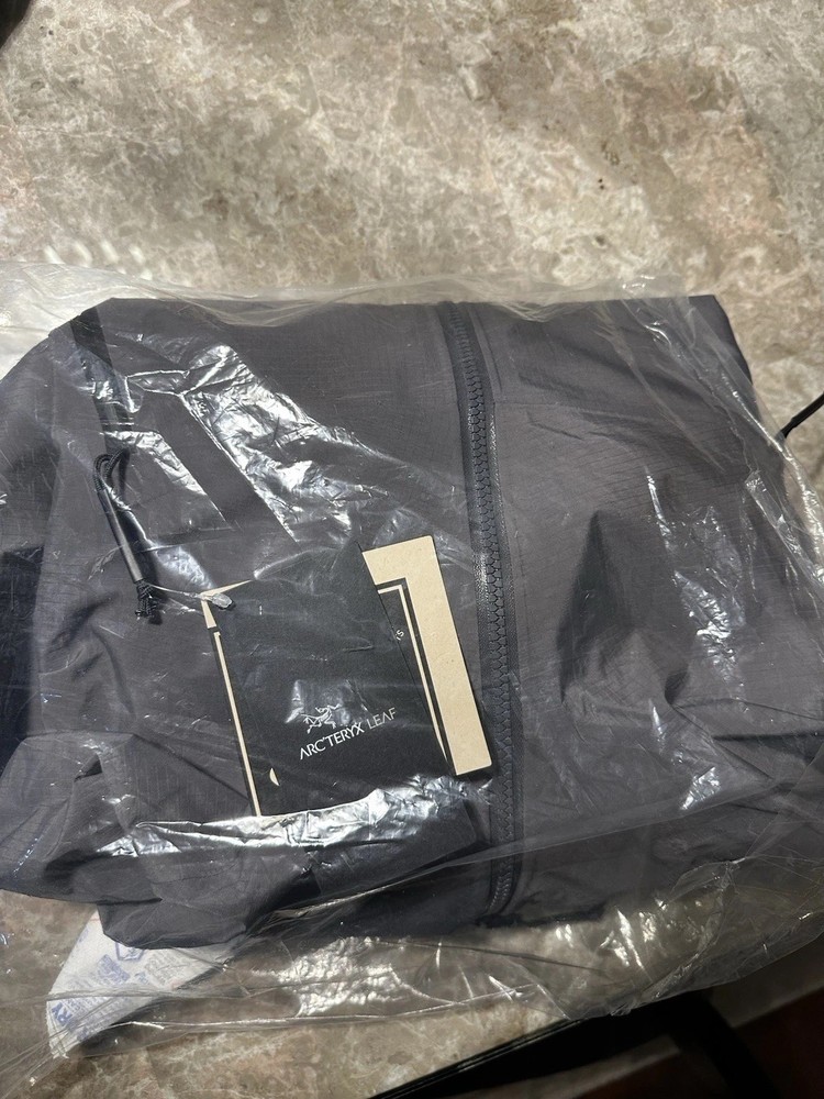 Arc’teryx LEAF Alpha Jacket LT Gen 2.2 (Wolf - Small)