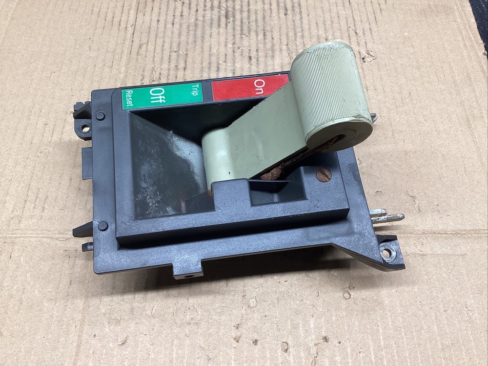 On/Off Disconnect Breaker Switch / Lever Switch #828M28