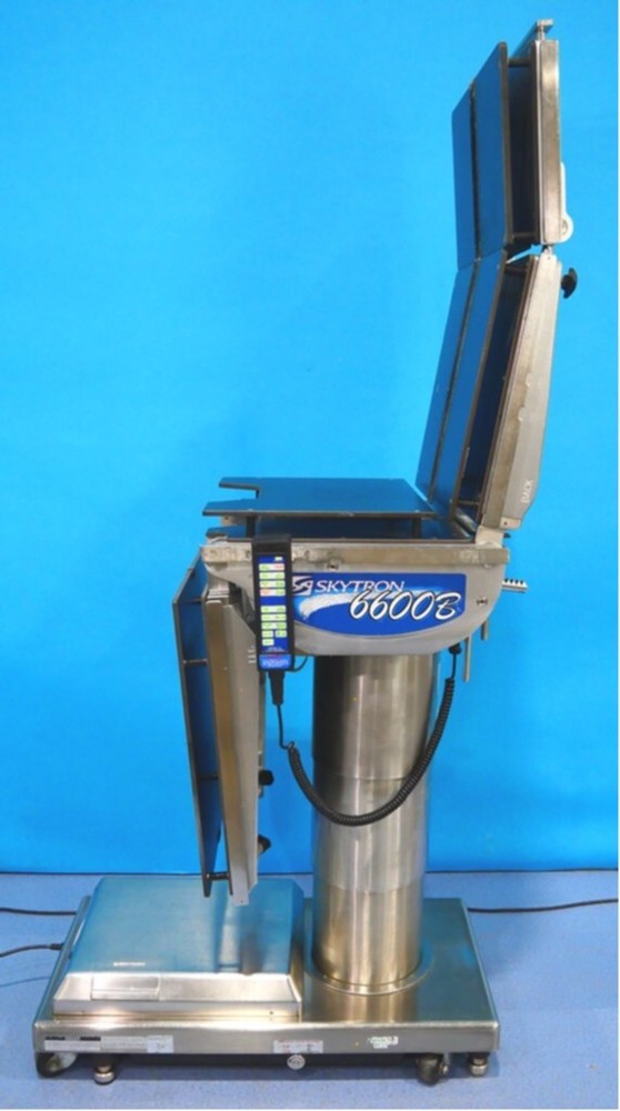 Skytron 6600B Surgical Table