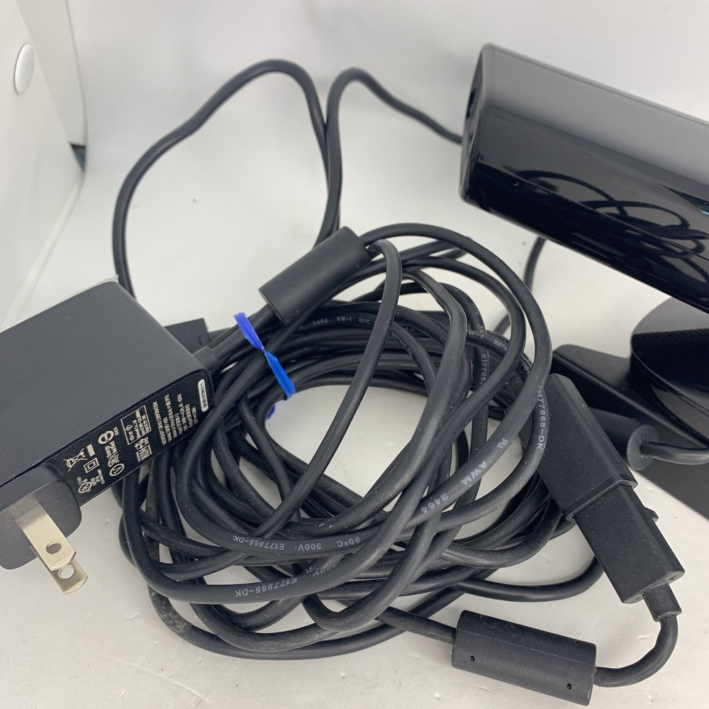 Microsoft XBOX 360 Kinect Sensor Bar Model 1414 Black with Power Adapter