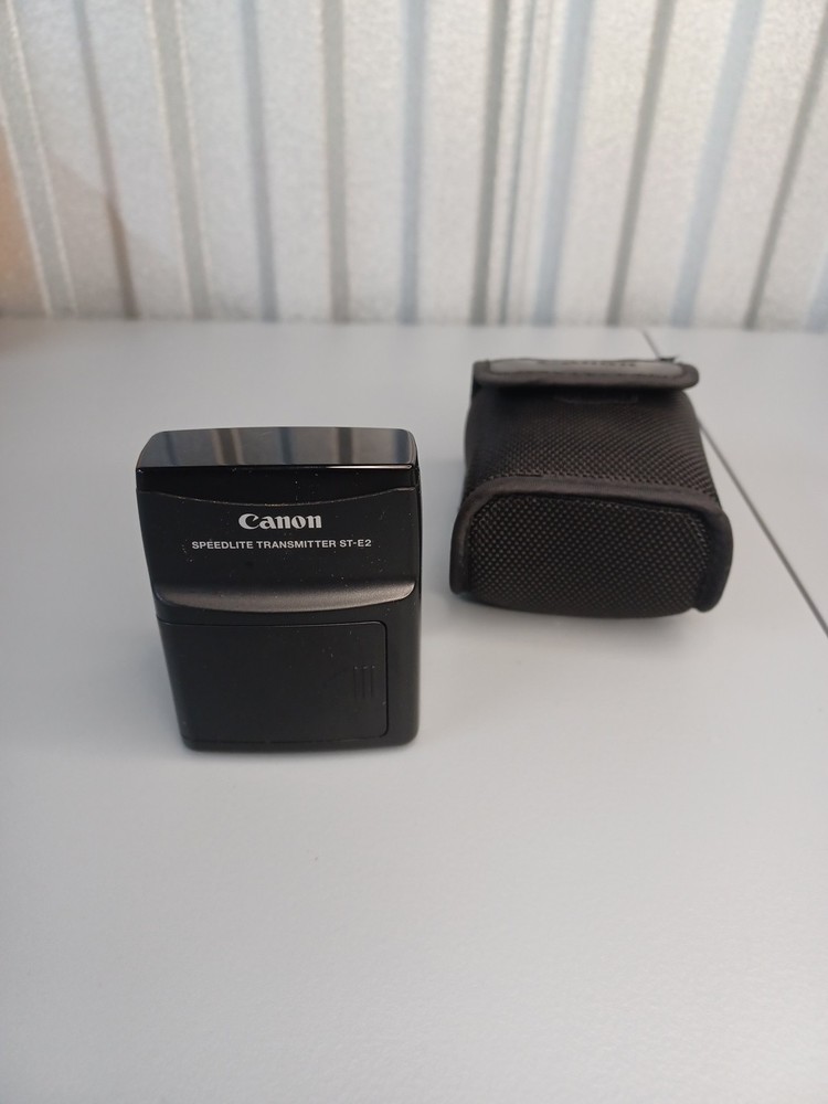 Canon Speedlite Transmitter ST-E2 With Case  No Battery !