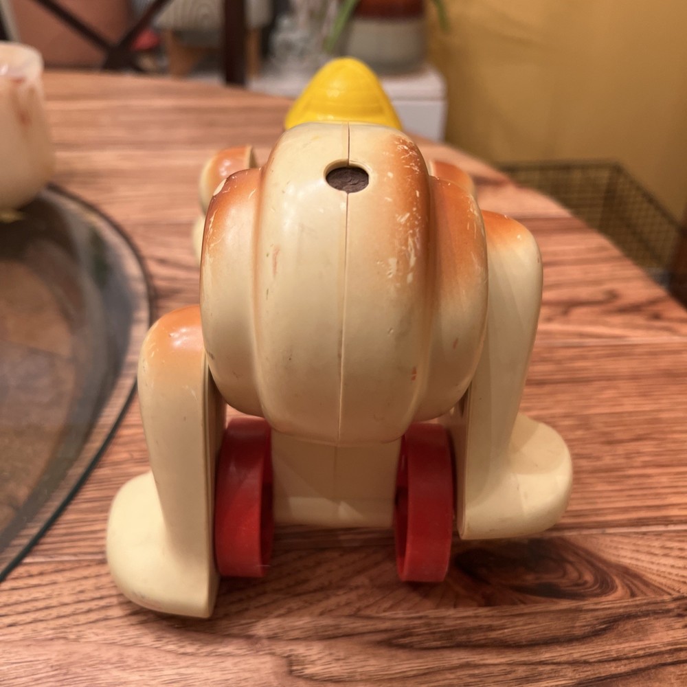 1970s Hasbro Digger The Hound Dog Sleuth Detective Pull String Toy Feet Work