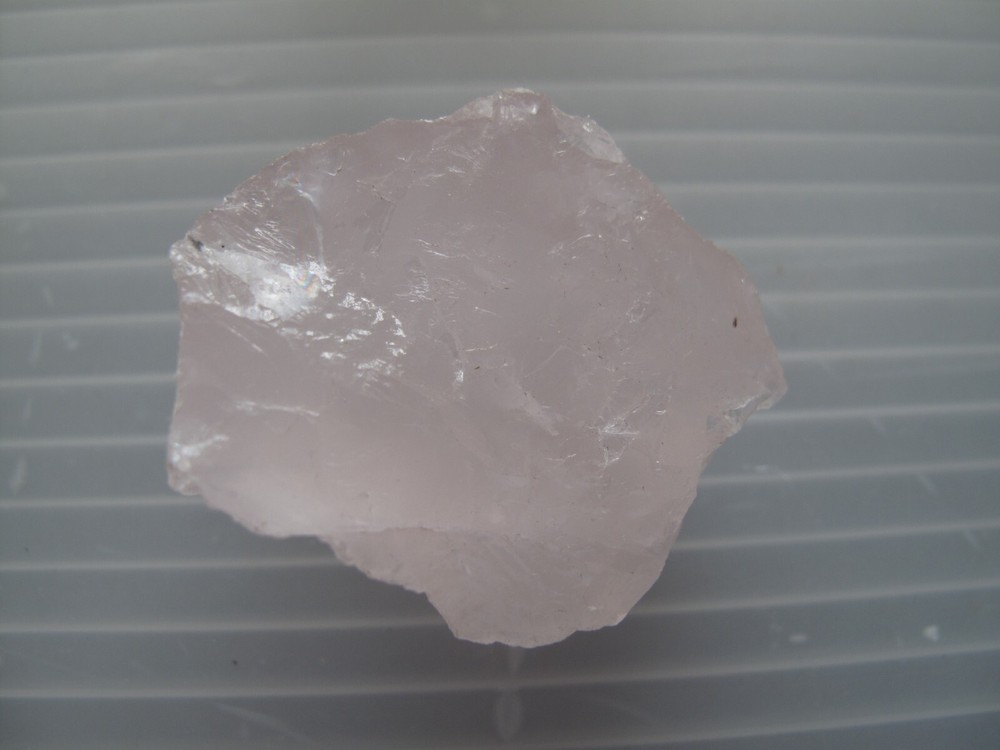 Rose Quartz - sample approx. 4.5 x 3.5cm