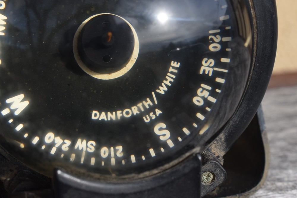 VINTAGE DANFORTH / WHITE CORSAIR SHIP / SAILBOAT COMPASS