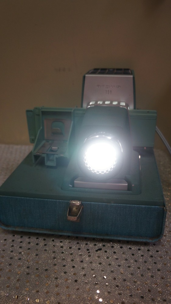 Vintage Argus slide projector model 300 model 534
