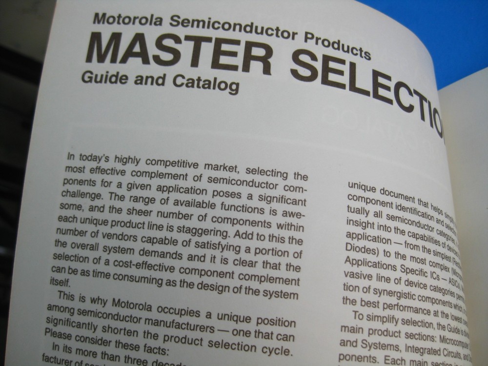 Motorola Semiconductor Master Selection Guide & Catalog Vintage 1984 Electronics