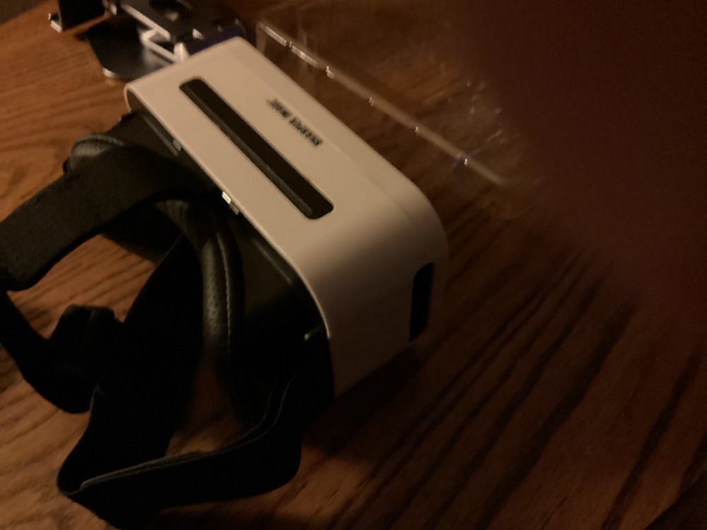 Sharper Image Virtual Reality VR Headset With Controller Platinum Series