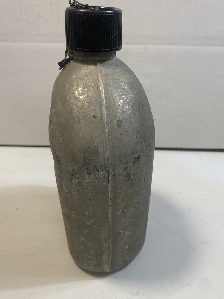 US Army USMC Navy Canteen 1962