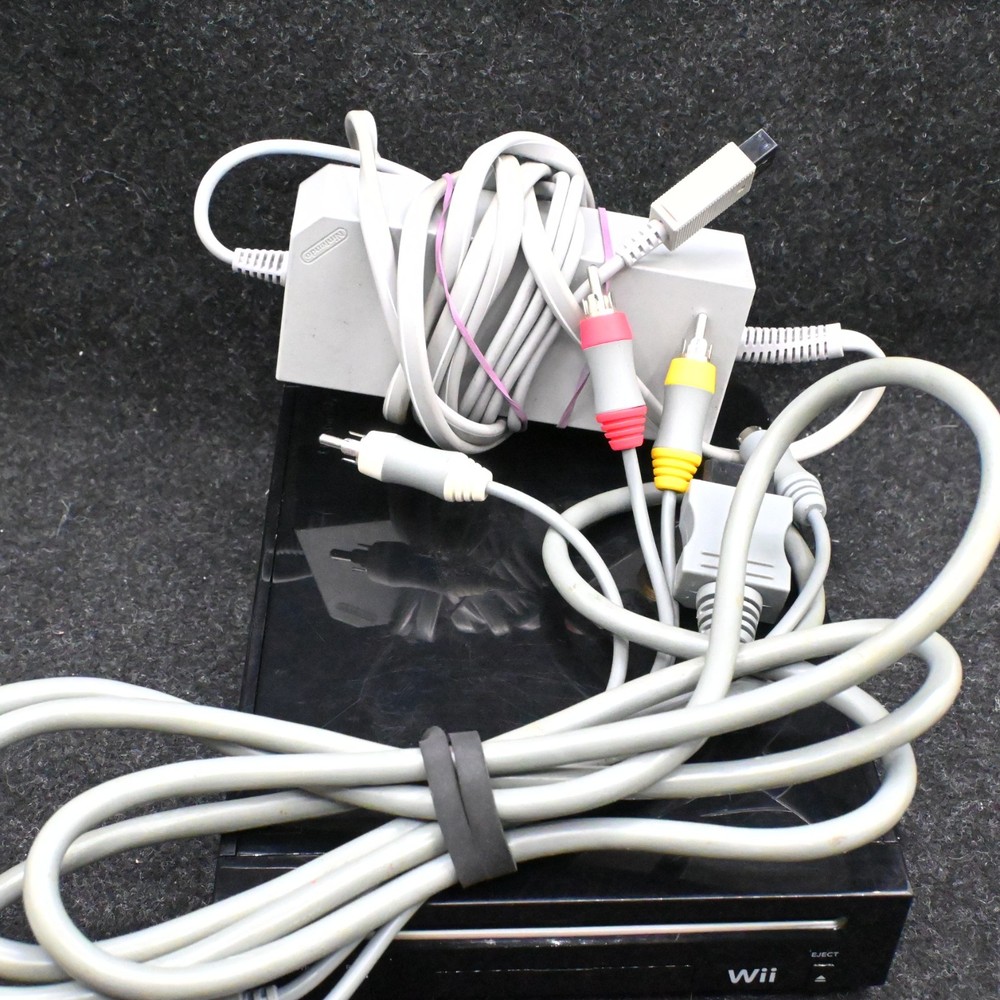 NINTENDO WII BLACK CONSOLE RVL-101 BUNDLE W/ CONTROLLER NUNCHUK SENSOR & CABLES