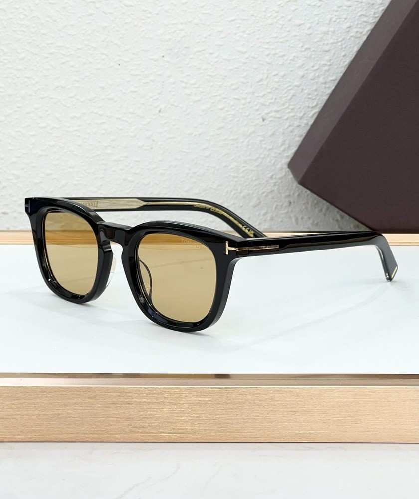 Tom Ford Model: FT1326 (Icon Square) Sunglasses, Size 48-24-145