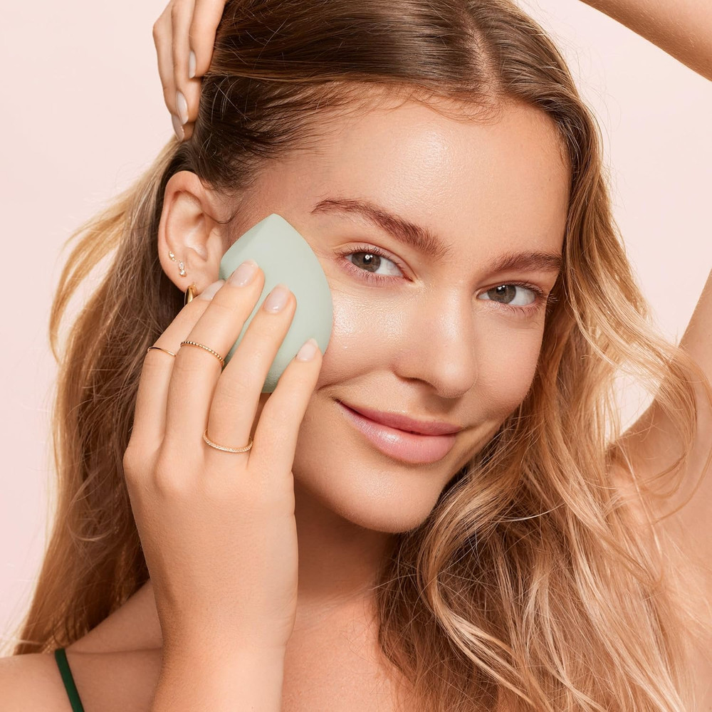 EcoTools Blurring Blender Makeup Sponge, Makeup Blending Sponge For Blurred Skin