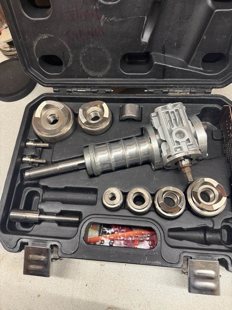 Southwire Maxis Punch 1/2 To 2”