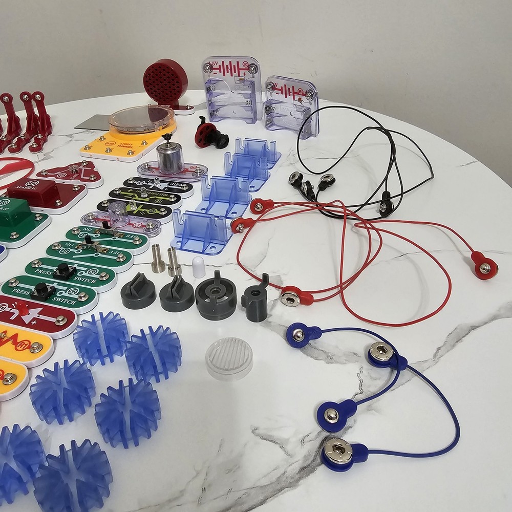 Elenco Snap Circuits Lot