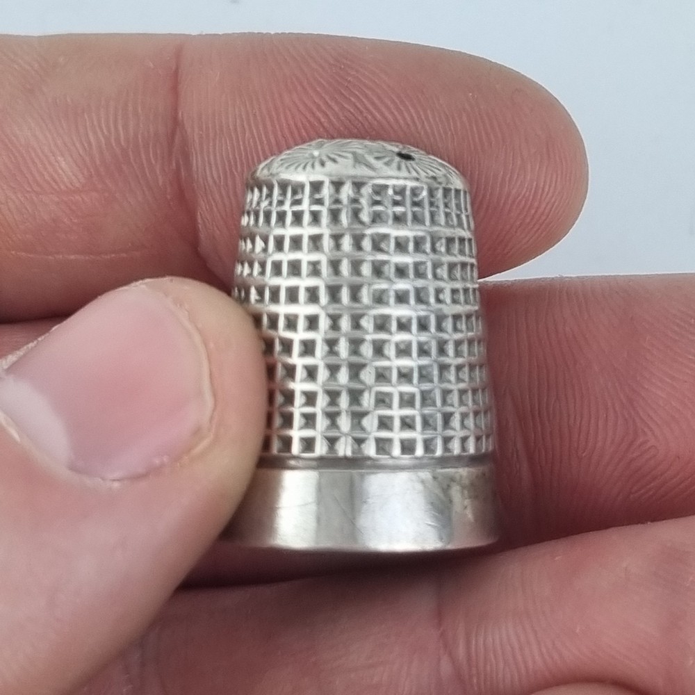 Antique Solid Silver Thimble Chester 1906 Henry Griffith & Sons