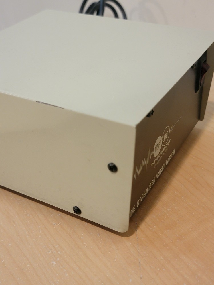 Tripp Lite, Line Stabilizer / Conditioner, Low Voltage Regulator, Model: LS-600b