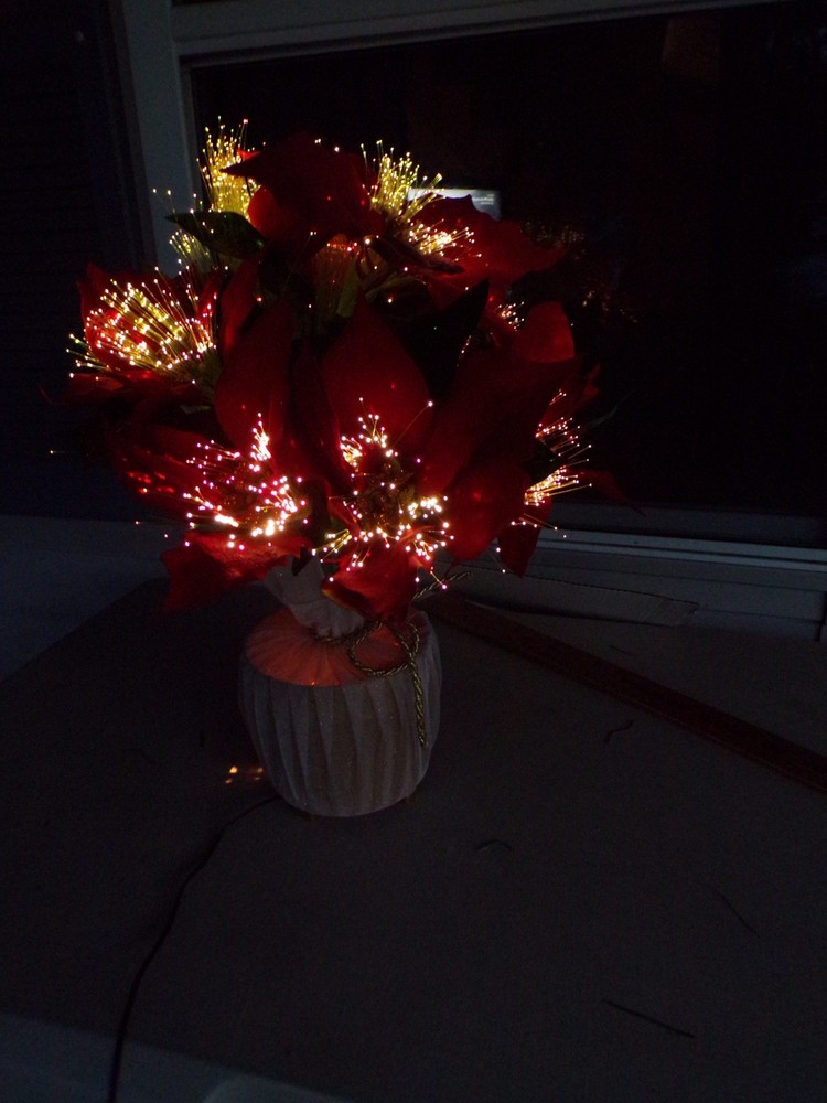 Fiber Optic 32 Inch Christmas Tree Continuously Changes Color Ex Bulbs, Tested